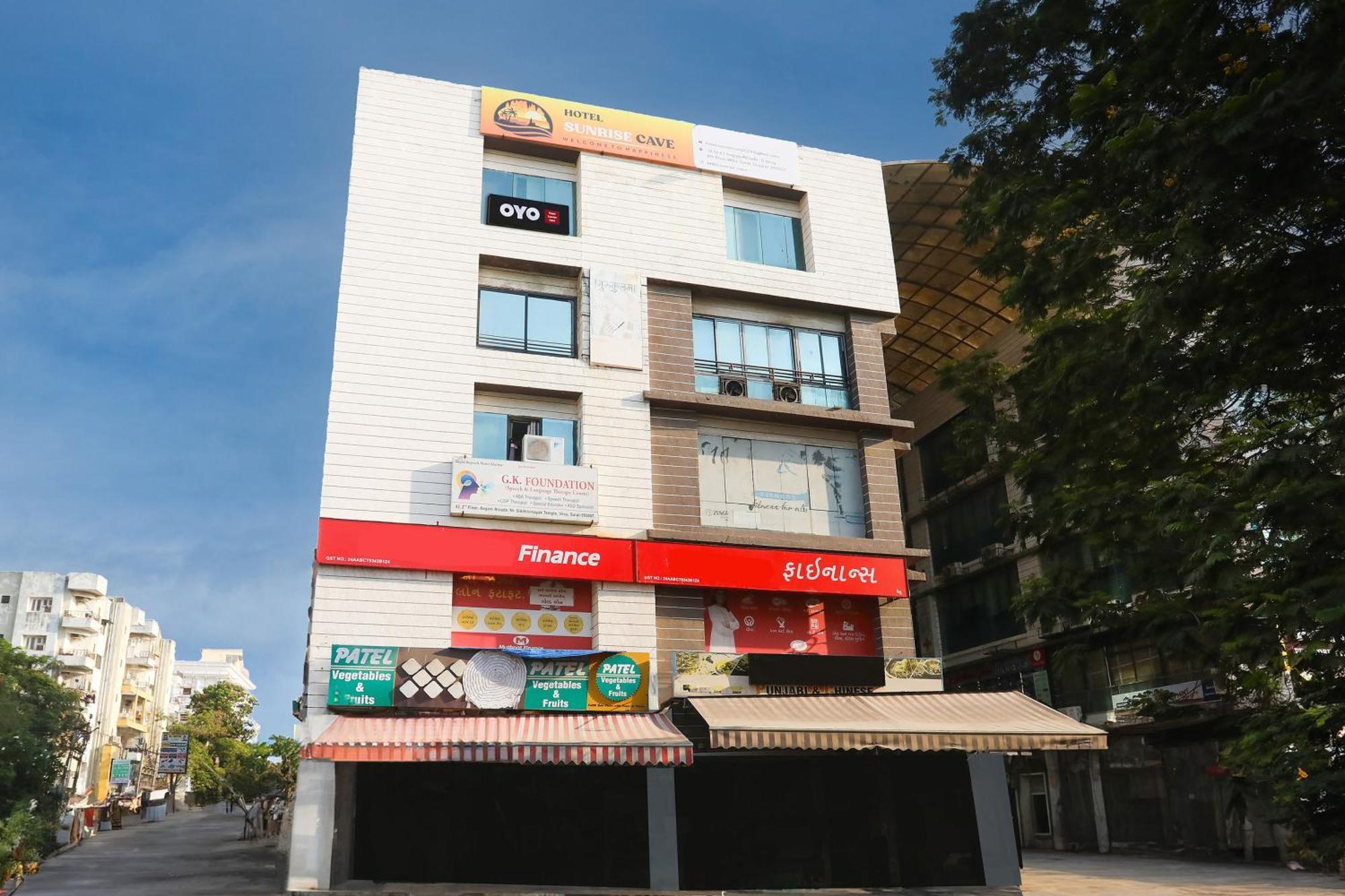 Hotel O Sunrise Cave Bhatha المظهر الخارجي الصورة